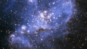 Estrelas e galáxias no espaço sideral.