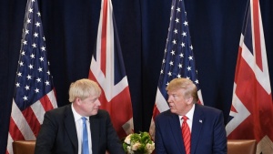 O primeiro-ministro britânico, Boris Johnson, e o presidente dos EUA, Donald Trump.