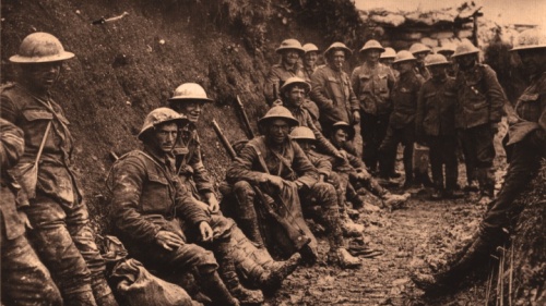 Soldados em uma trincheira na Primeira Guerra Mundial.