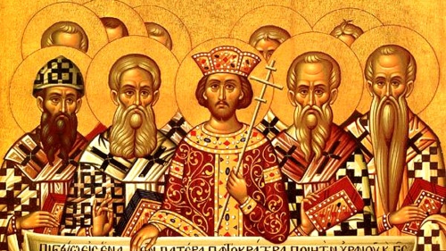 O credo Niceno-Constantinopolitano. Ícone representando o Primeiro Concílio de Niceia com dez homens e um texto do Credo de Niceia em grego.