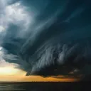 Uma foto de grandes nuvens de tempestades escuras.