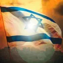 Bandeira israelense com Jerusalém ao fundo.