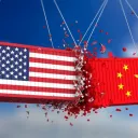 Uma ilustração do artista de dois contêineres colidindo.