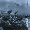 Soldados soviéticos lutando nos escombros de Stalingrado, Fevereiro de 1943.