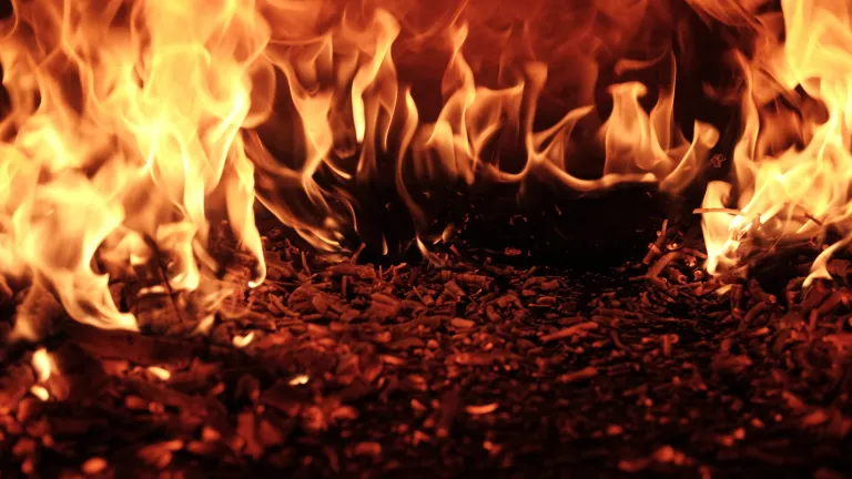 Um fogo quente.