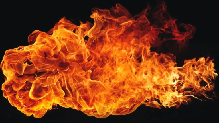 Poderá ser que um Deus amoroso vai atormentar pessoas vingativamente, sem cessar, para sempre, sem fim? Uma chama de fogo.