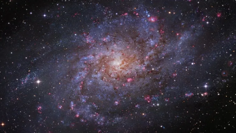 Fotos de estrelas e galáxias.