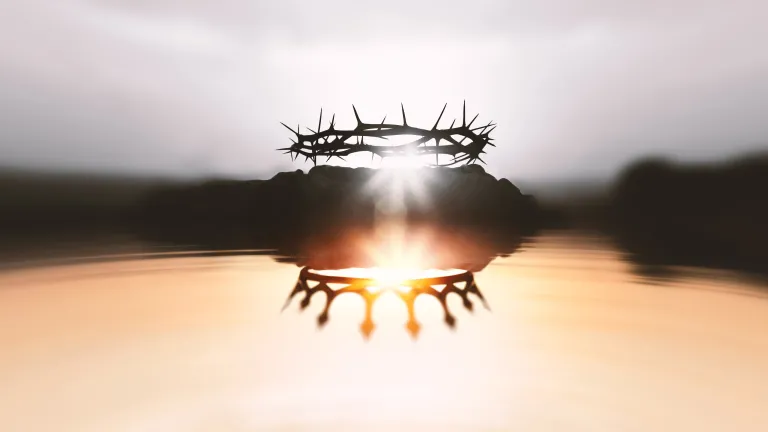 Para todos os efeitos, a morte de Jesus parecia ser o fim. Porém, eles não sabiam que esse não seria o fim da história de Jesus. Representação artística de uma coroa de espinhos e uma coroa de rei.