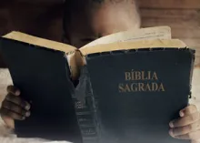 boy_reading-bible