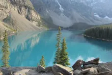 Linda vista da montanha no Lago Moraine, Parque Nacional de Banff, Alberta Canadá