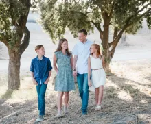 O Sábado é o dia da família. Esse é um dia em que podemos relaxar com nossos entes queridos e nos concentrar em nosso grande Criador. E também é um dia para se alegrar.