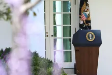 Quem teria a solução para tantos problemas complicados?