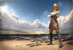Estátua composta de diferentes materiais, representando a visão do sonho de Nabucodonosor (Daniel 2), em pé sobre uma paisagem desértica sob um céu com nuvens dramáticas.